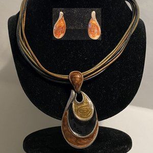 Chico's 16" L Enamel Silver Necklace and Pierced Earring SET